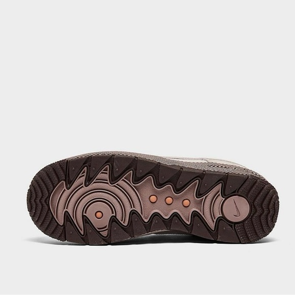 *NWOT* WOMEN'S NIKE AIR FORCE 1 WILD SNEAKERBOOTS - Picture 3 of 6